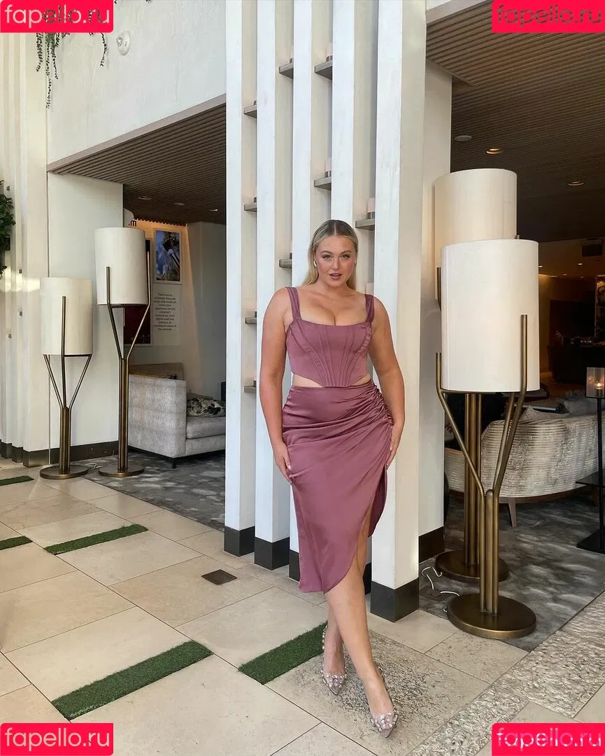 Iskra Lawrence Onlyfans Photo Gallery 