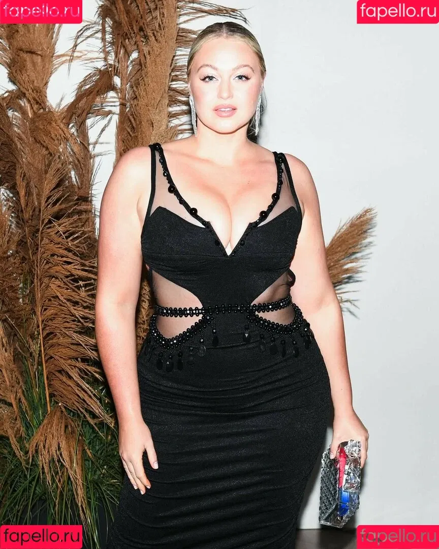 Iskra Lawrence Onlyfans Photo Gallery 