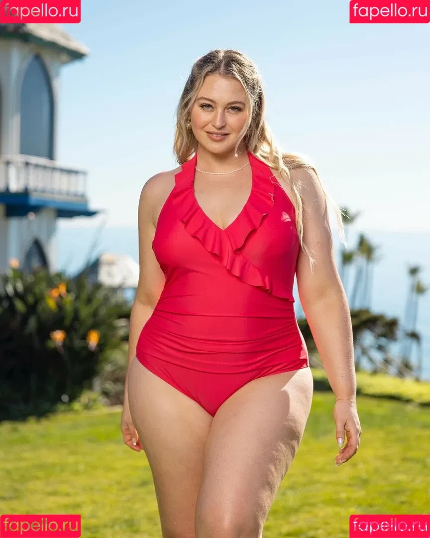 Iskra Lawrence Onlyfans Photo Gallery 