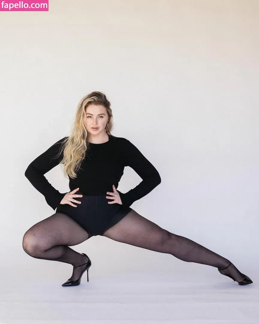 Iskra Lawrence Onlyfans Photo Gallery 