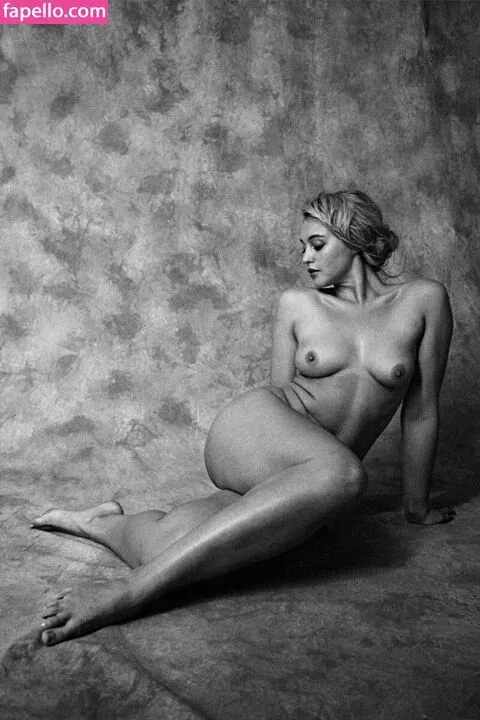 Iskra Lawrence Onlyfans Photo Gallery 