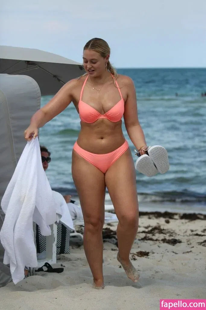 Iskra Lawrence Onlyfans Photo Gallery 