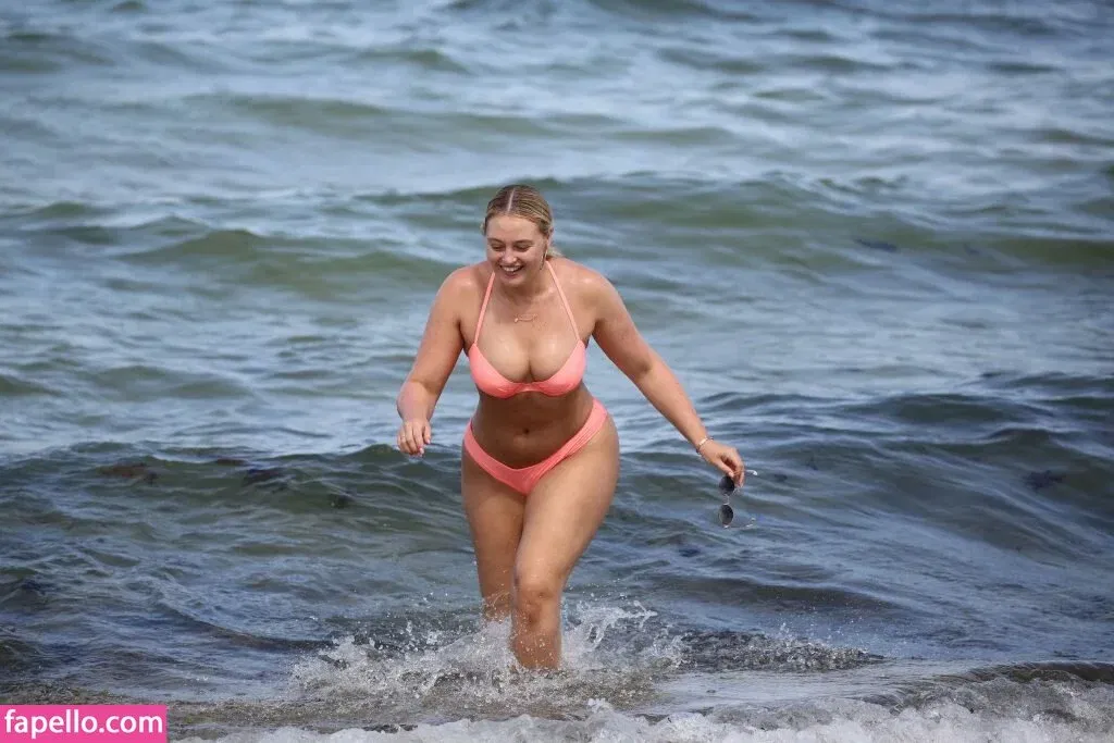 Iskra Lawrence Onlyfans Photo Gallery 