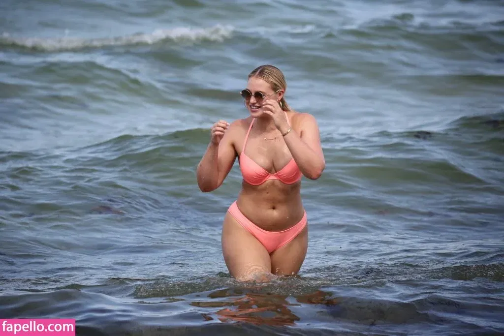 Iskra Lawrence Onlyfans Photo Gallery 