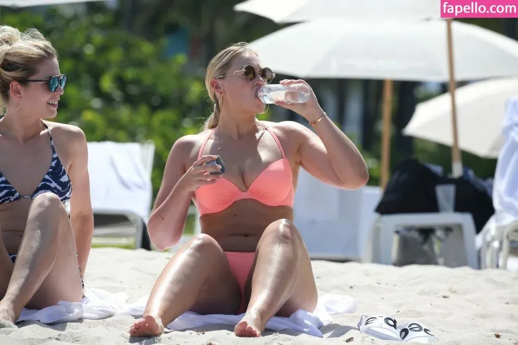 Iskra Lawrence Onlyfans Photo Gallery 