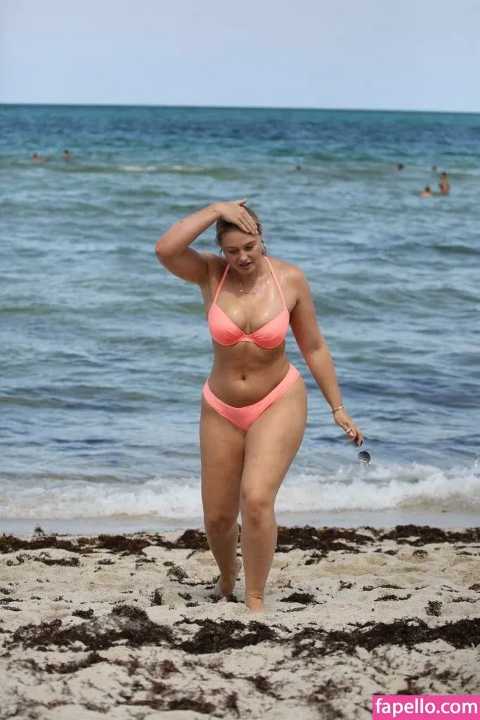Iskra Lawrence Onlyfans Photo Gallery 