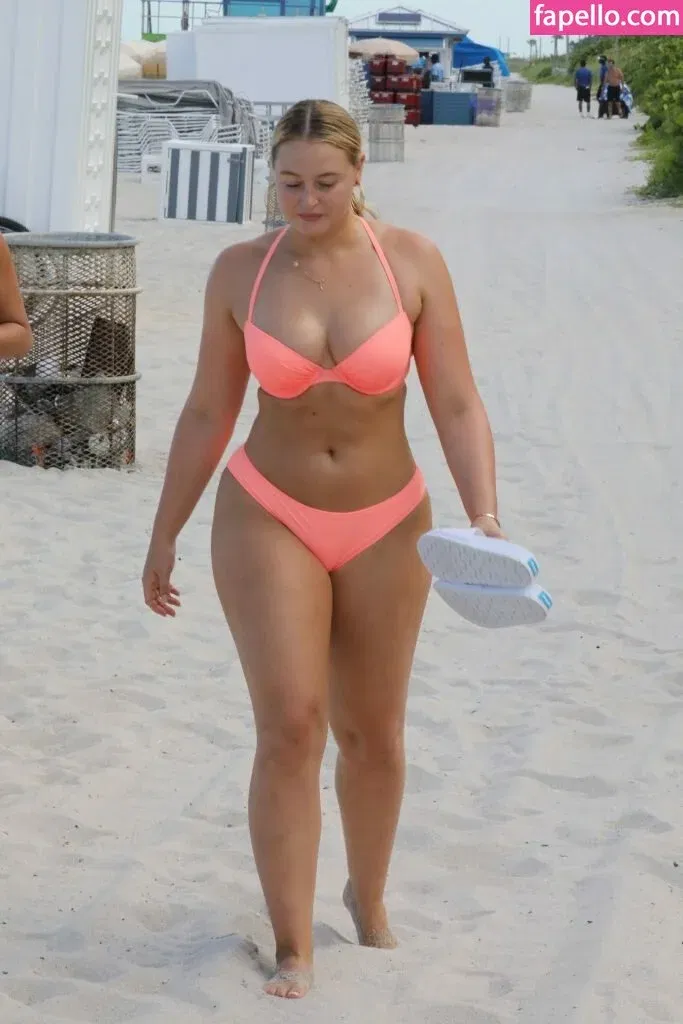 Iskra Lawrence Onlyfans Photo Gallery 