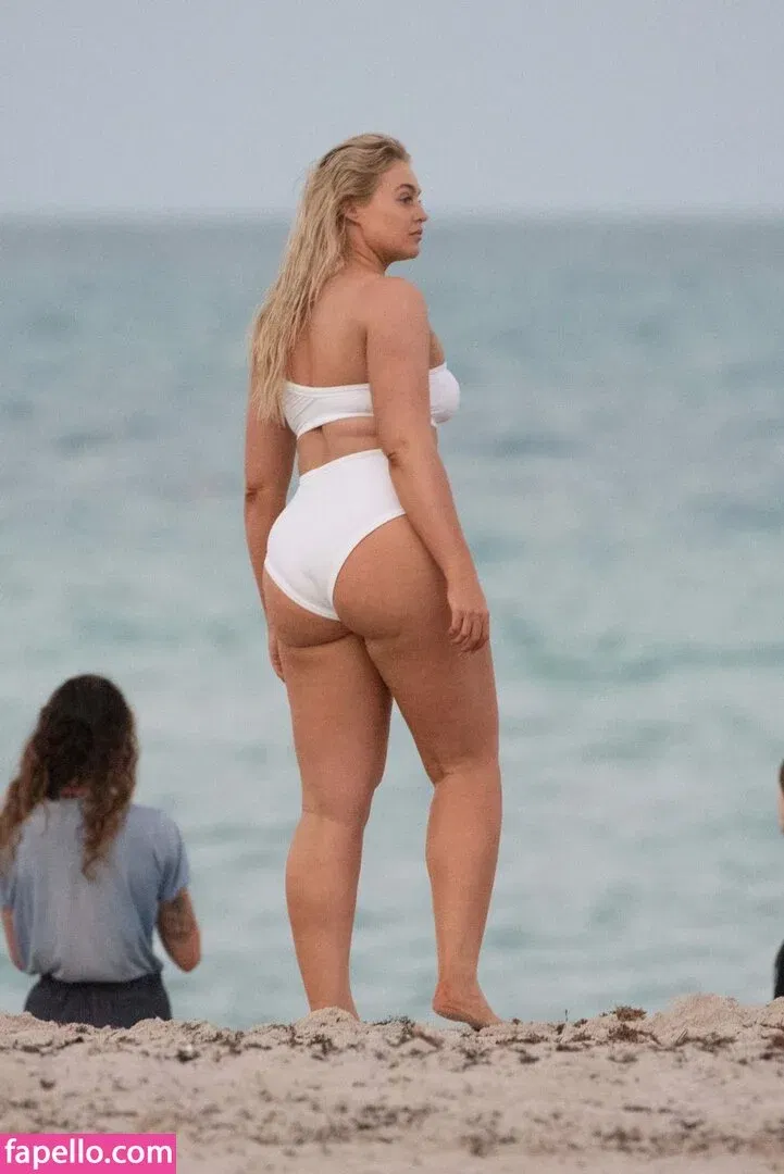Iskra Lawrence Onlyfans Photo Gallery 