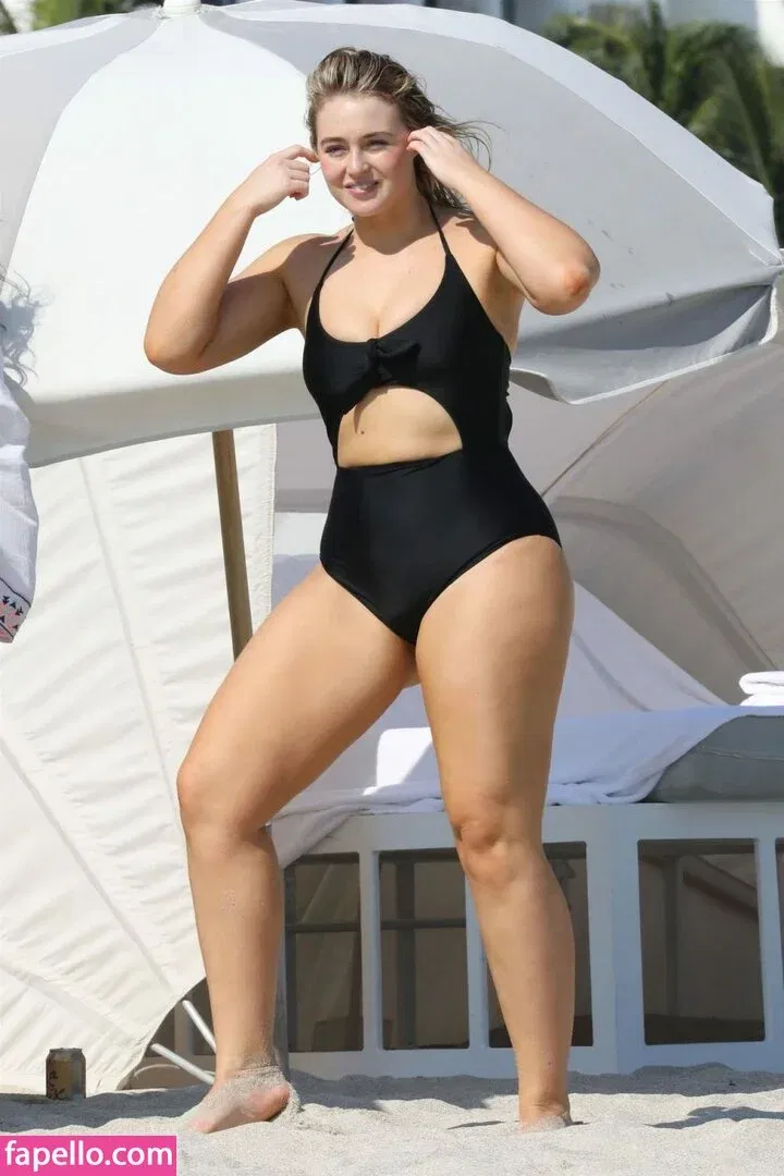 Iskra Lawrence Onlyfans Photo Gallery 