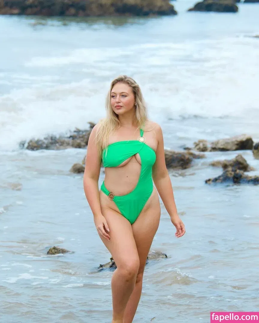 Iskra Lawrence Onlyfans Photo Gallery 