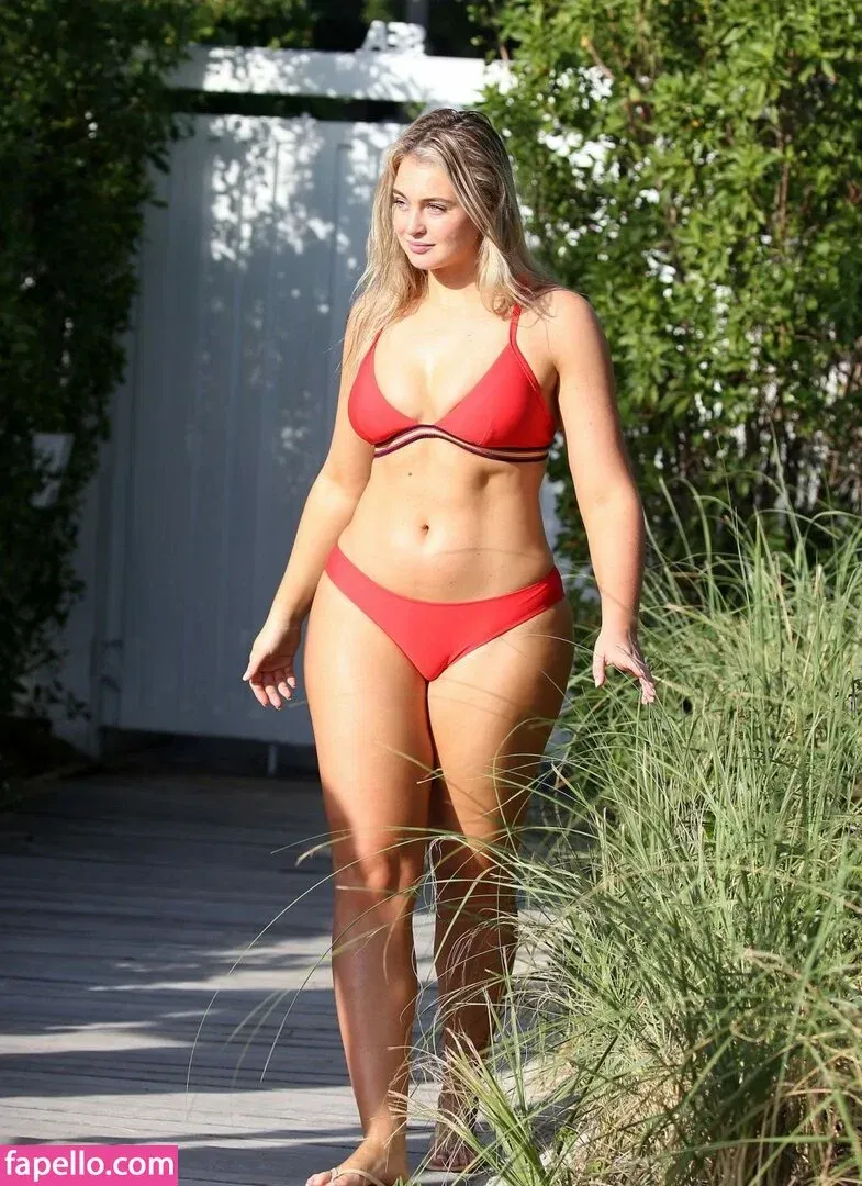 Iskra Lawrence Onlyfans Photo Gallery 