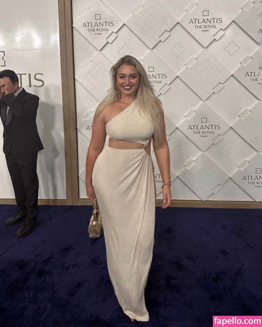 Iskra Lawrence Onlyfans Photo Gallery 