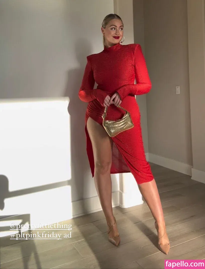 Iskra Lawrence Onlyfans Photo Gallery 