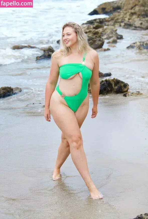 Iskra Lawrence Onlyfans Photo Gallery 