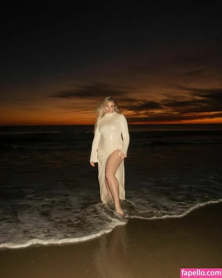 Iskra Lawrence Onlyfans Photo Gallery 