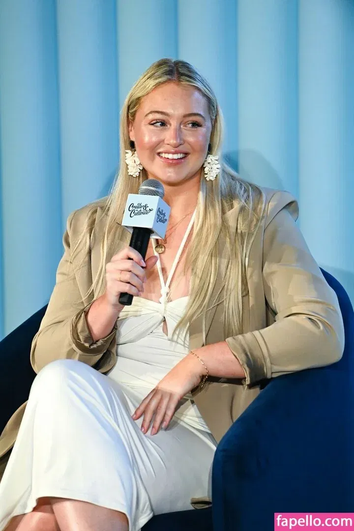 Iskra Lawrence Onlyfans Photo Gallery 