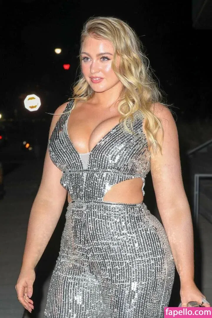 Iskra Lawrence Onlyfans Photo Gallery 