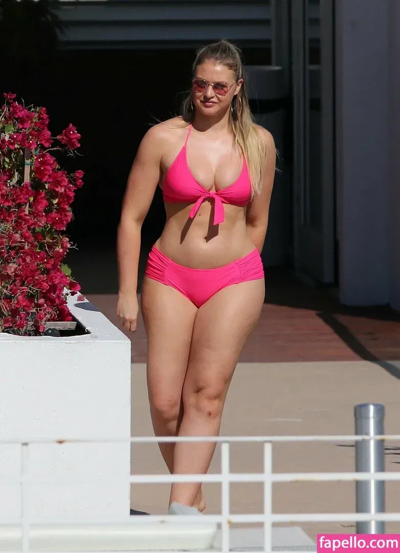 Iskra Lawrence Onlyfans Photo Gallery 