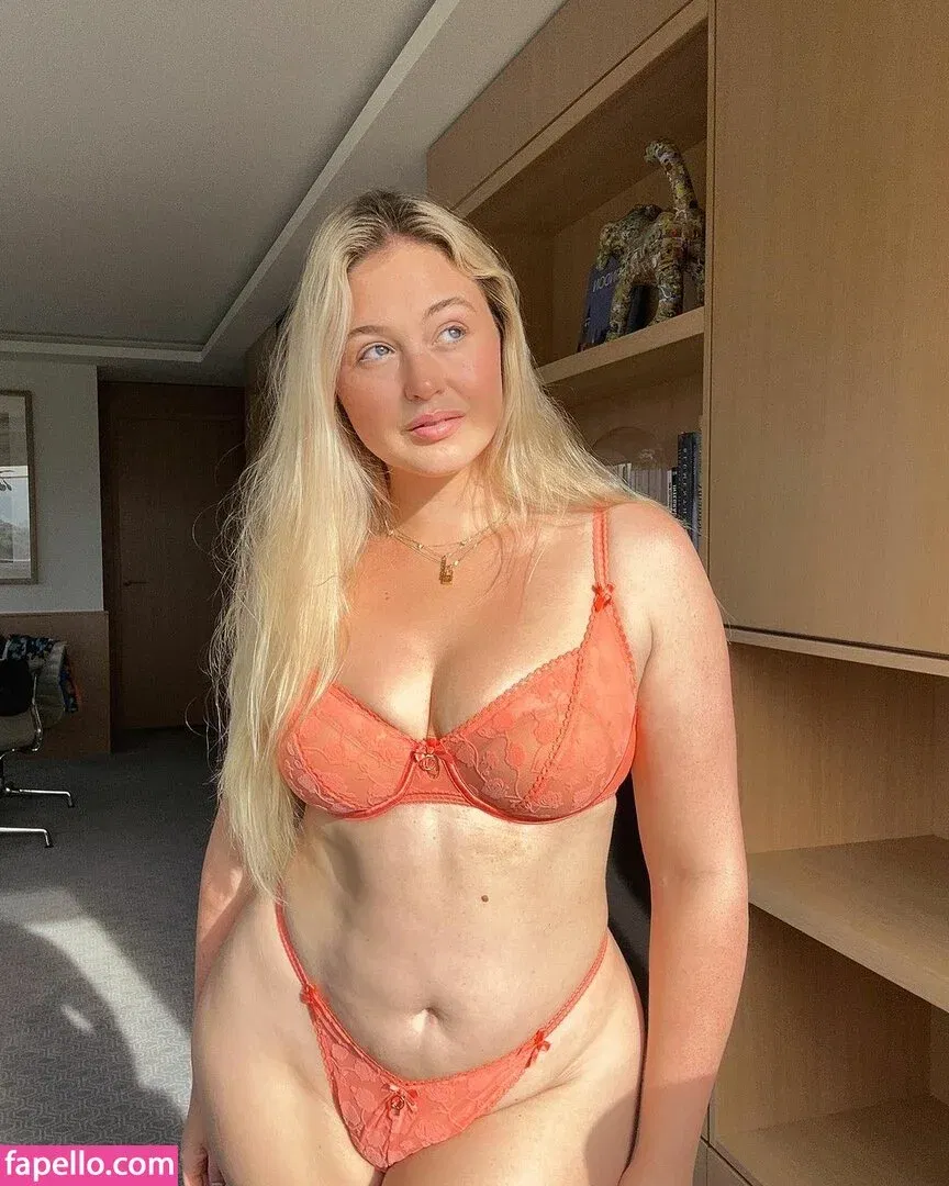 Iskra Lawrence Onlyfans Photo Gallery 