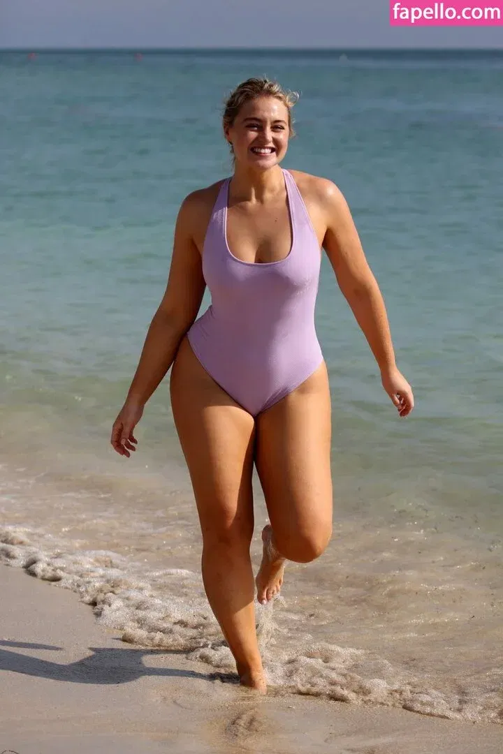 Iskra Lawrence Onlyfans Photo Gallery 