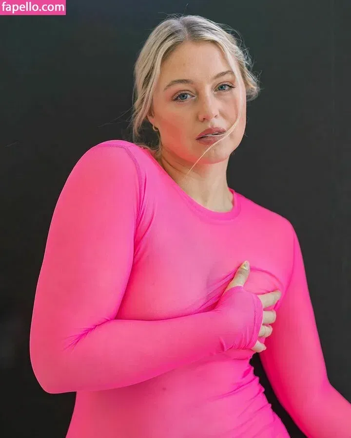 Iskra Lawrence Onlyfans Photo Gallery 