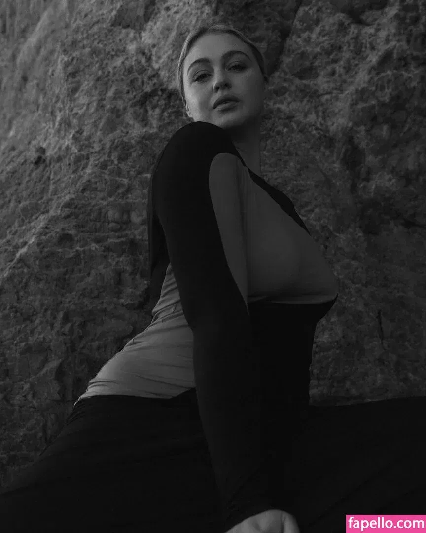 Iskra Lawrence Onlyfans Photo Gallery 