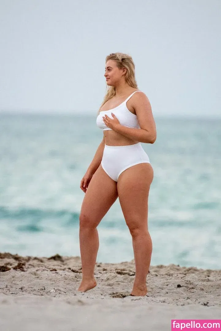 Iskra Lawrence Onlyfans Photo Gallery 