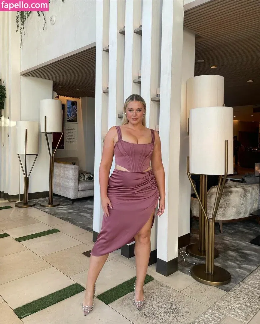 Iskra Lawrence Onlyfans Photo Gallery 