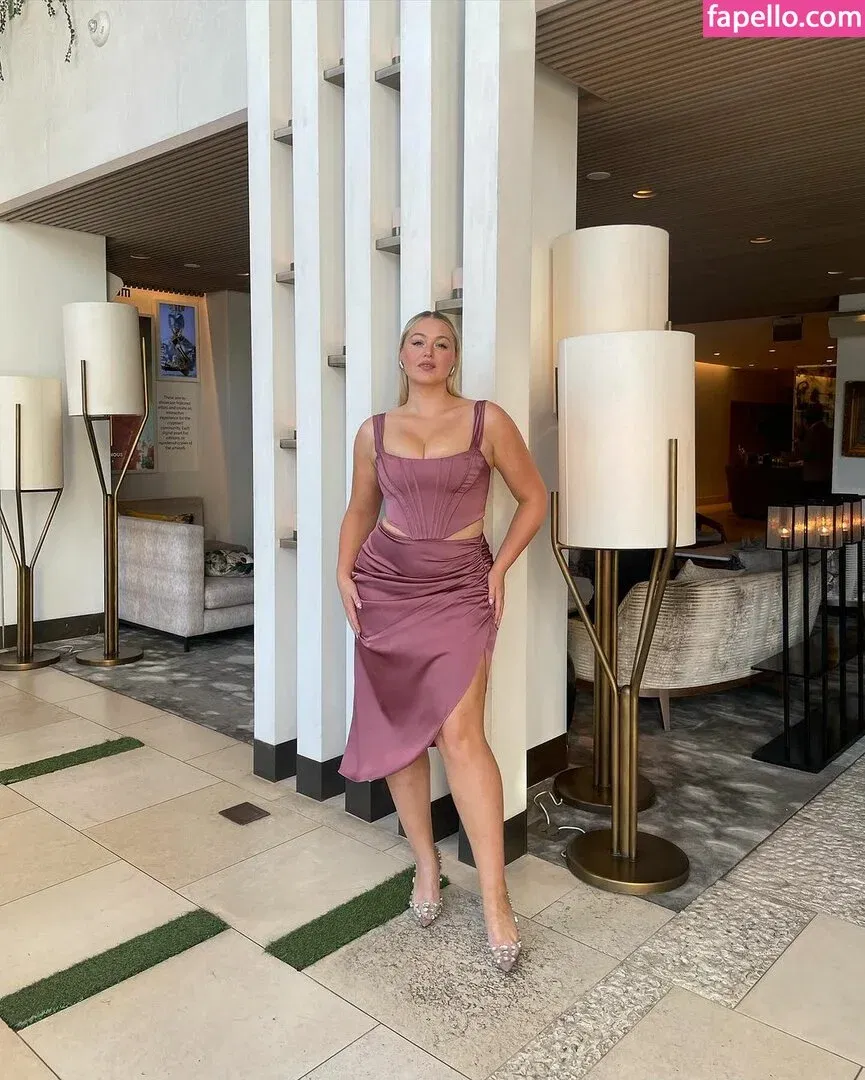 Iskra Lawrence Onlyfans Photo Gallery 