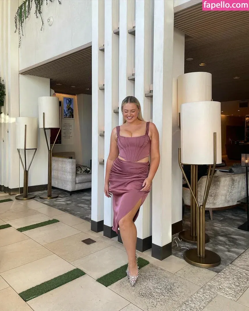 Iskra Lawrence Onlyfans Photo Gallery 