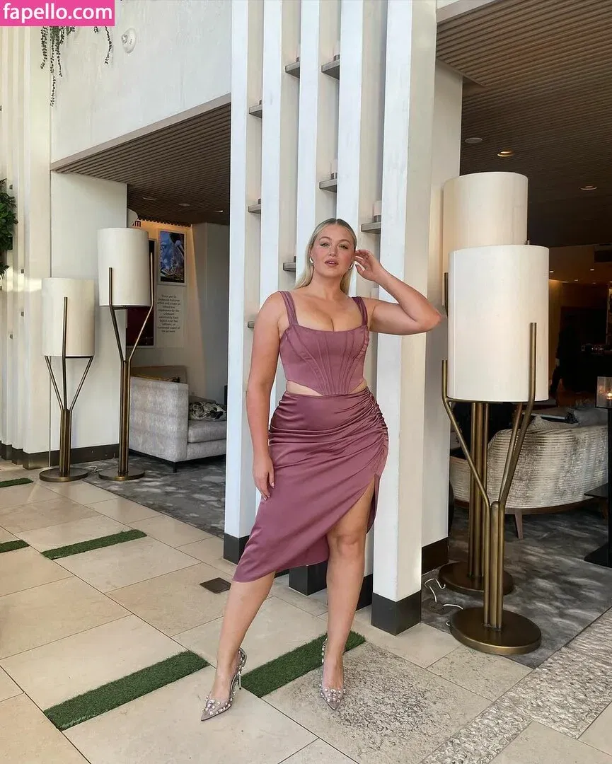 Iskra Lawrence Onlyfans Photo Gallery 