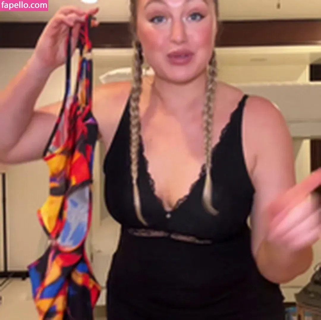 Iskra Lawrence Onlyfans Photo Gallery 