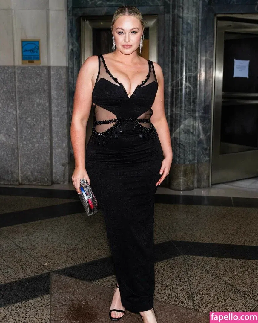 Iskra Lawrence Onlyfans Photo Gallery 