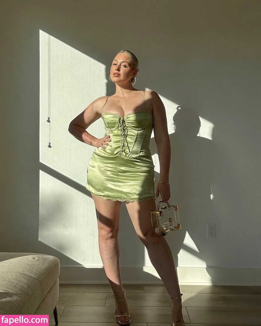 Iskra Lawrence Onlyfans Photo Gallery 