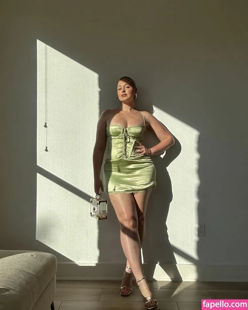 Iskra Lawrence Onlyfans Photo Gallery 