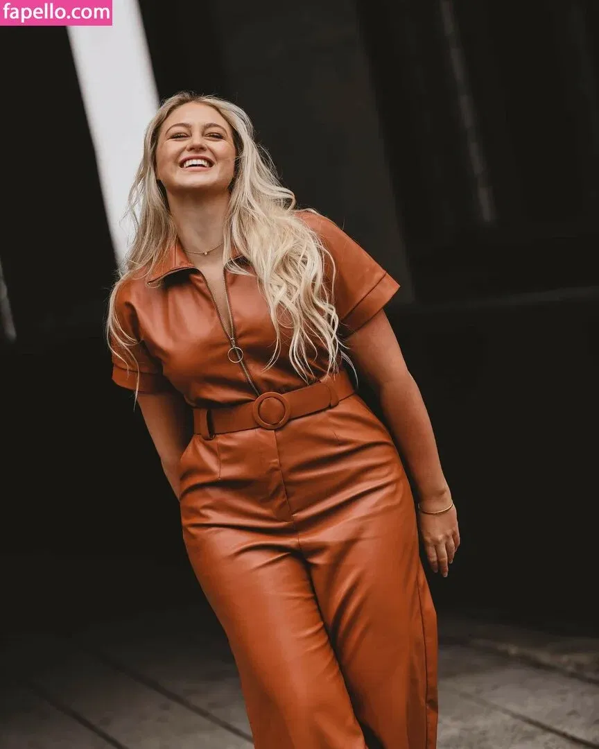 Iskra Lawrence Onlyfans Photo Gallery 