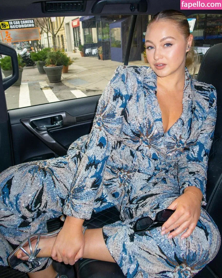 Iskra Lawrence Onlyfans Photo Gallery 