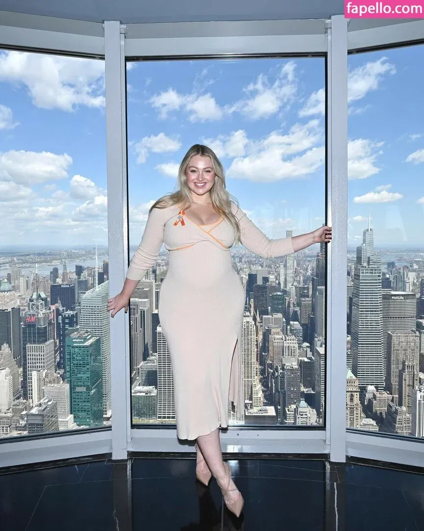 Iskra Lawrence Onlyfans Photo Gallery 