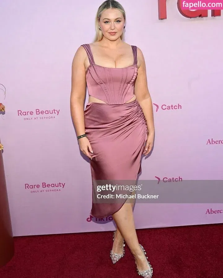 Iskra Lawrence Onlyfans Photo Gallery 