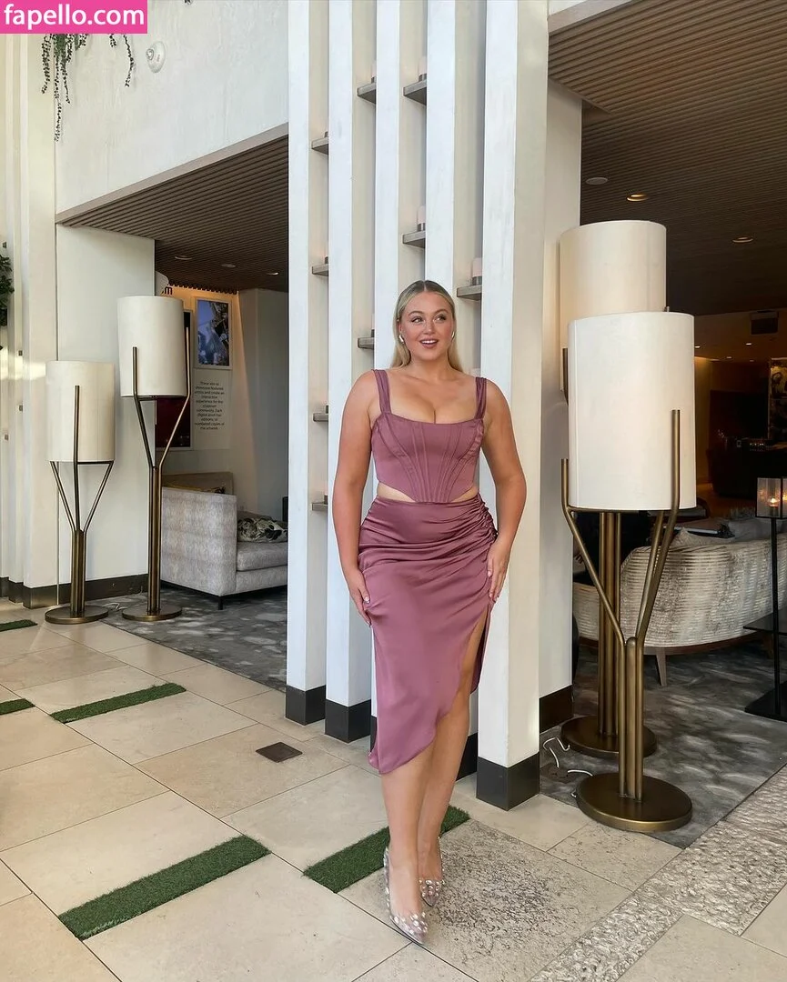 Iskra Lawrence Onlyfans Photo Gallery 