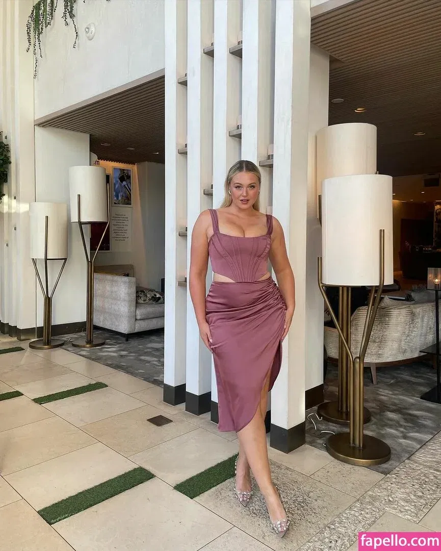 Iskra Lawrence Onlyfans Photo Gallery 