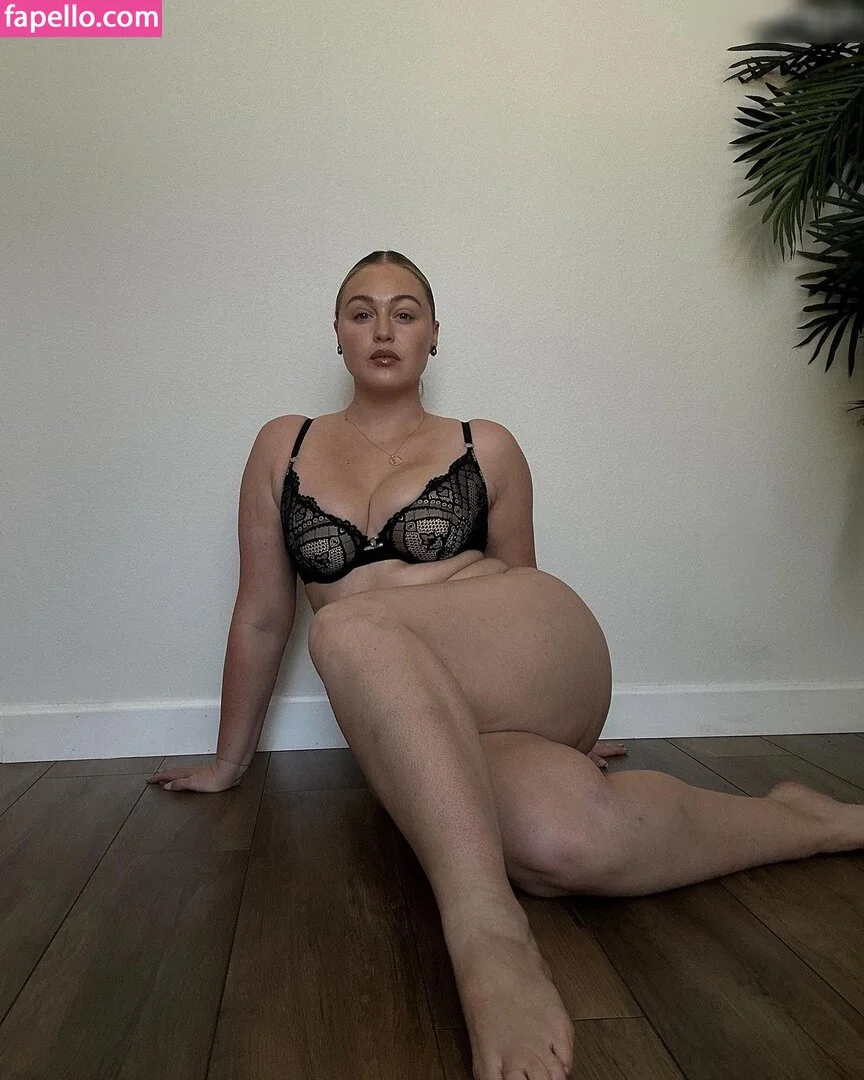 Iskra Lawrence Onlyfans Photo Gallery 