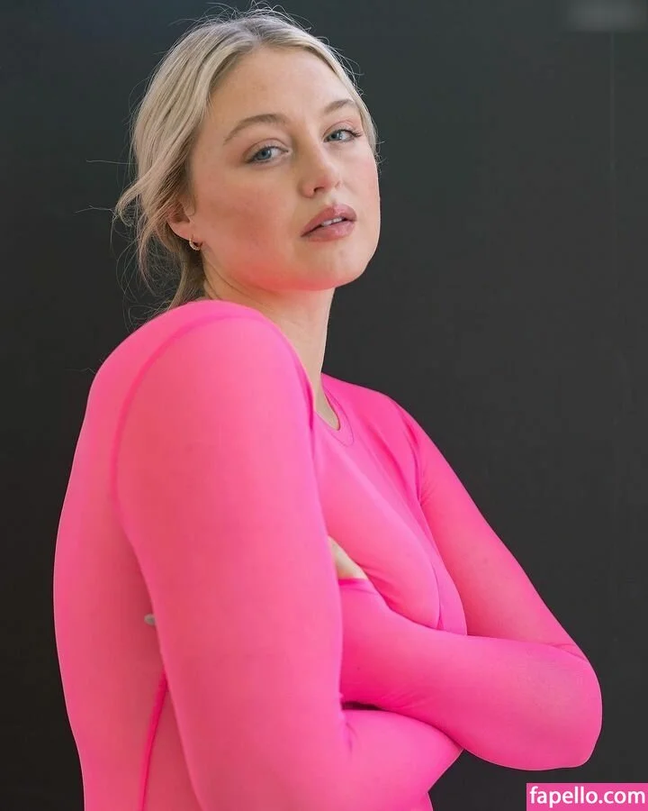 Iskra Lawrence Onlyfans Photo Gallery 