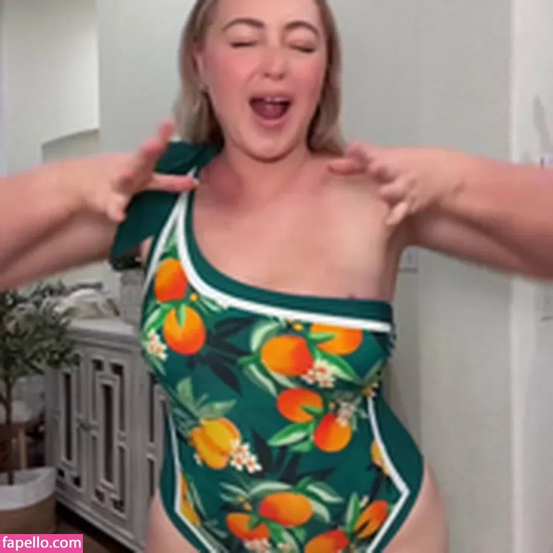 Iskra Lawrence Onlyfans Photo Gallery 