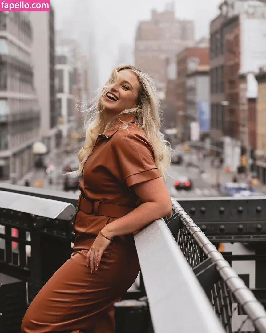 Iskra Lawrence Onlyfans Photo Gallery 