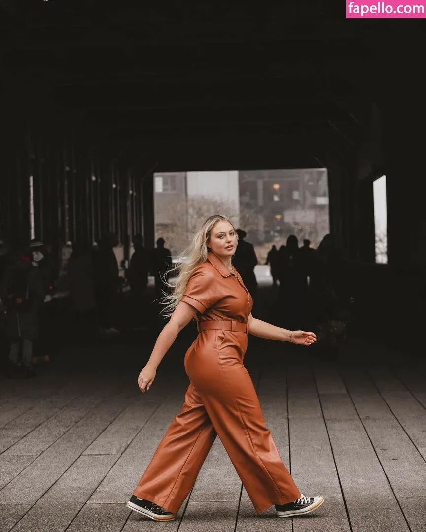 Iskra Lawrence Onlyfans Photo Gallery 