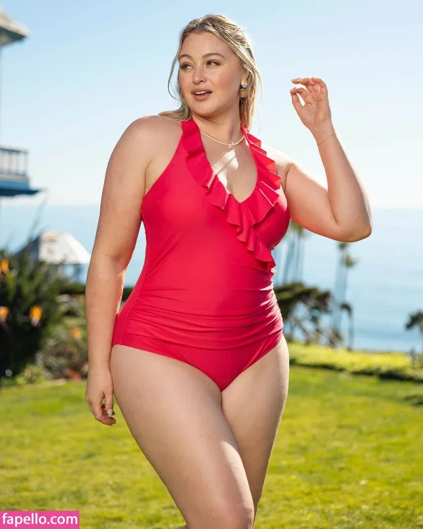 Iskra Lawrence Onlyfans Photo Gallery 