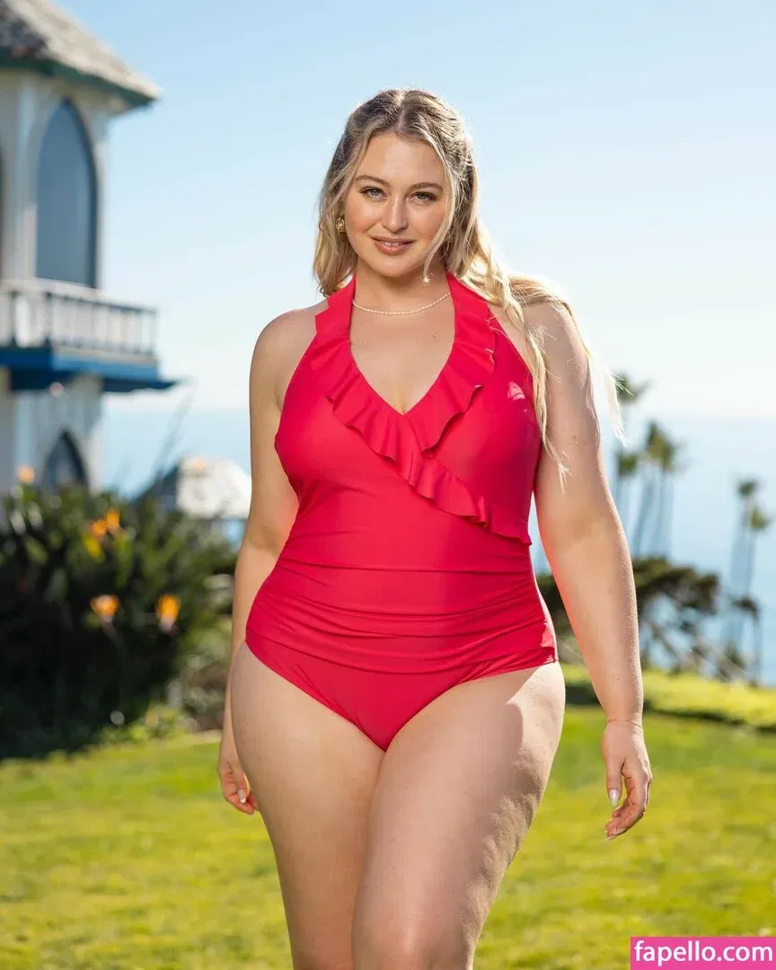 Iskra Lawrence Onlyfans Photo Gallery 