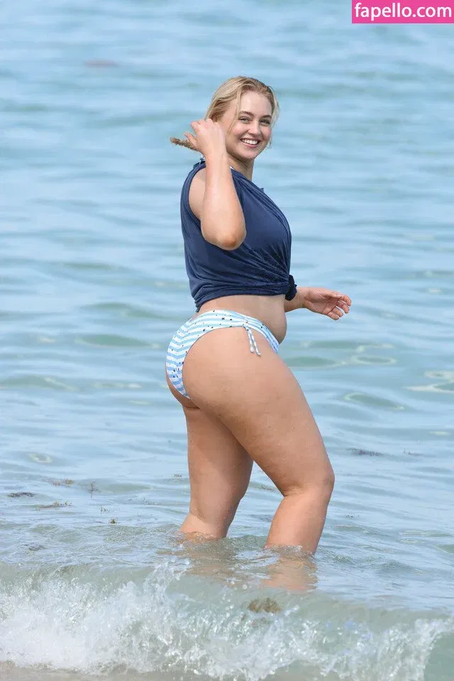 Iskra Lawrence Onlyfans Photo Gallery 