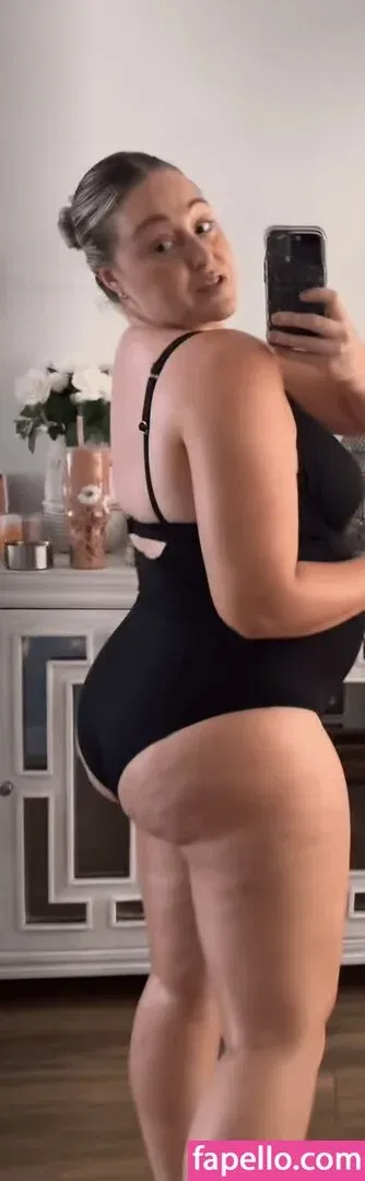 Iskra Lawrence Onlyfans Photo Gallery 